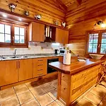 Casa De Madera Con Piscina En Cambrils 度假居 *