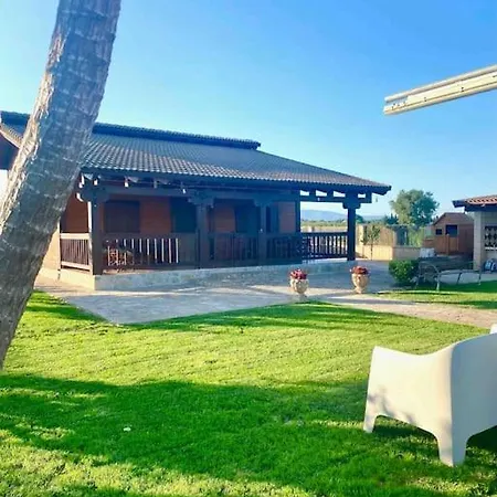 펜션 Casa De Madera Con Piscina En Cambrils