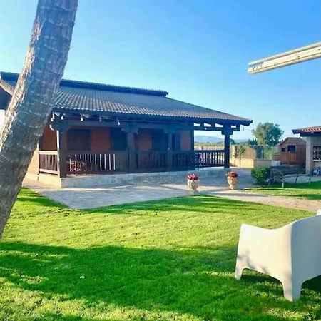 Tatil Evi Casa De Madera Con Piscina En Cambrils