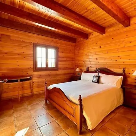 펜션 Casa De Madera Con Piscina En Cambrils