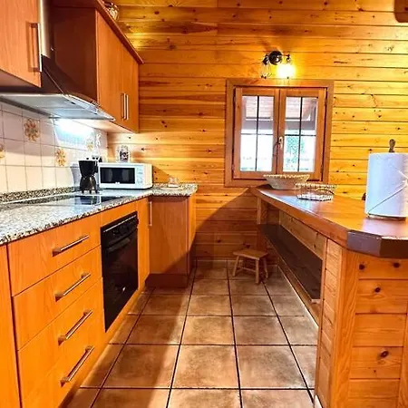 Tatil Evi Casa De Madera Con Piscina En Cambrils