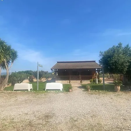 Casa De Madera Con Piscina En Cambrils 塔拉戈纳