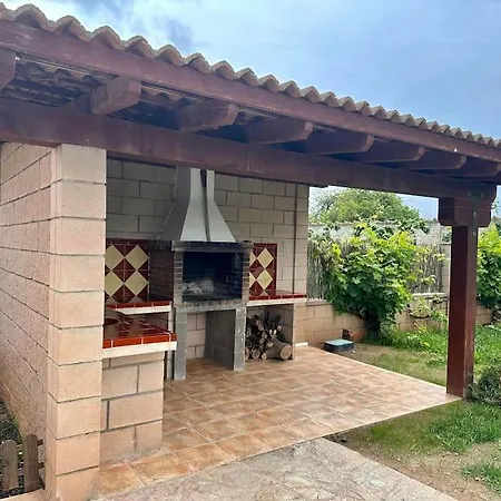 Casa De Madera Con Piscina En Cambrils 度假居 *